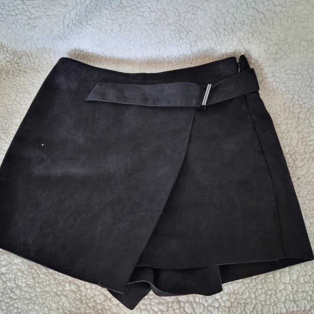Zara Basic Black Skirt